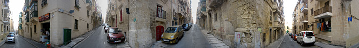Kreuzung in Valletta; Bild größerklickbar